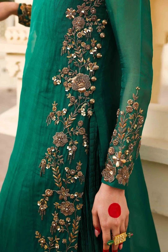 Zamrood Ara Pakistani fashion outfit in green, emerald green tones.